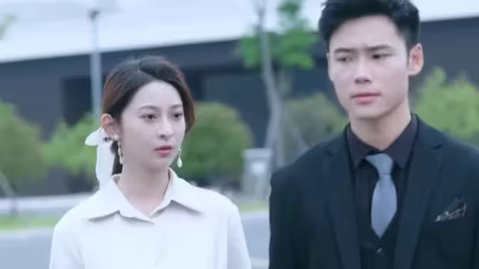 逆天龙皇 （退婚后六大国民女神悔疯了）封面图