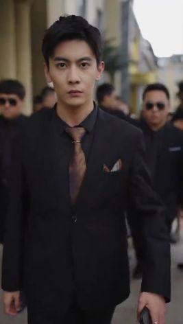 蚀骨囚婚弃妻出逃封面图