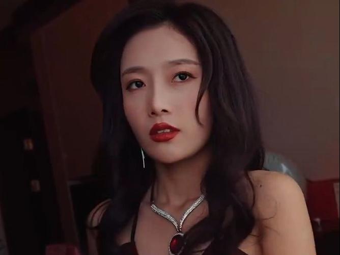 重生后高冷妻子跪地忏悔封面图