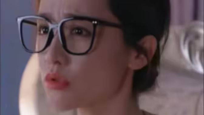 穿成女配，把高冷霸总钓成翘嘴封面图