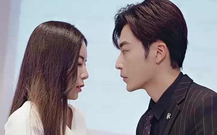 假秘书的完美契约封面图