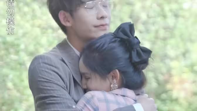 傅少怀里的学霸千金飒爆了封面图