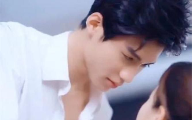 危险又迷人的她封面图